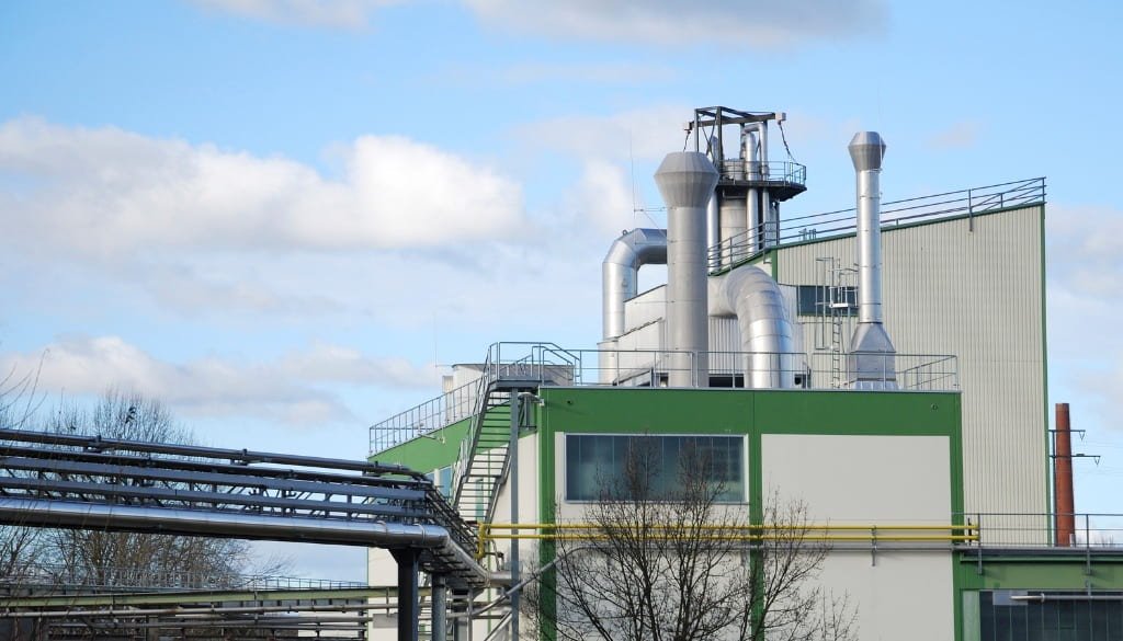 Imagen de una fábrica con problemas de ruido