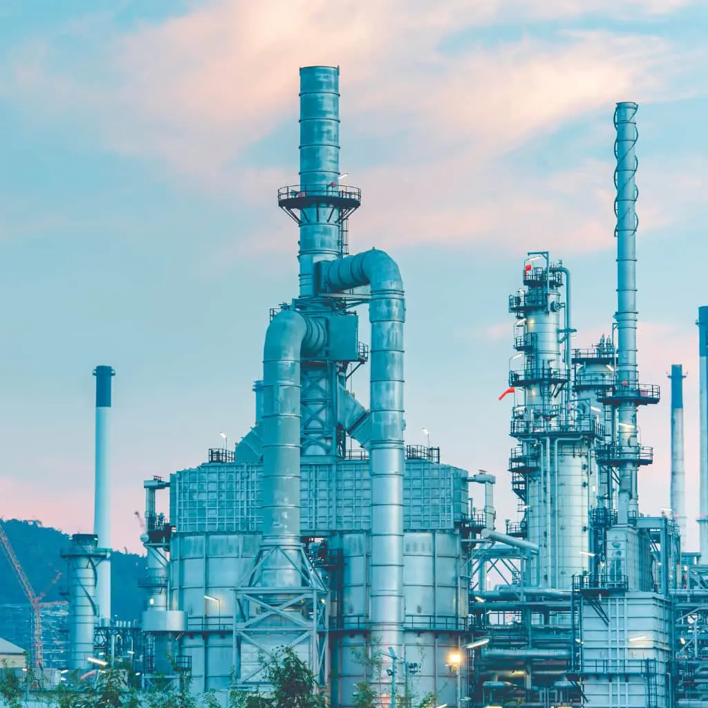 Industria petroquimica en funcionamiento