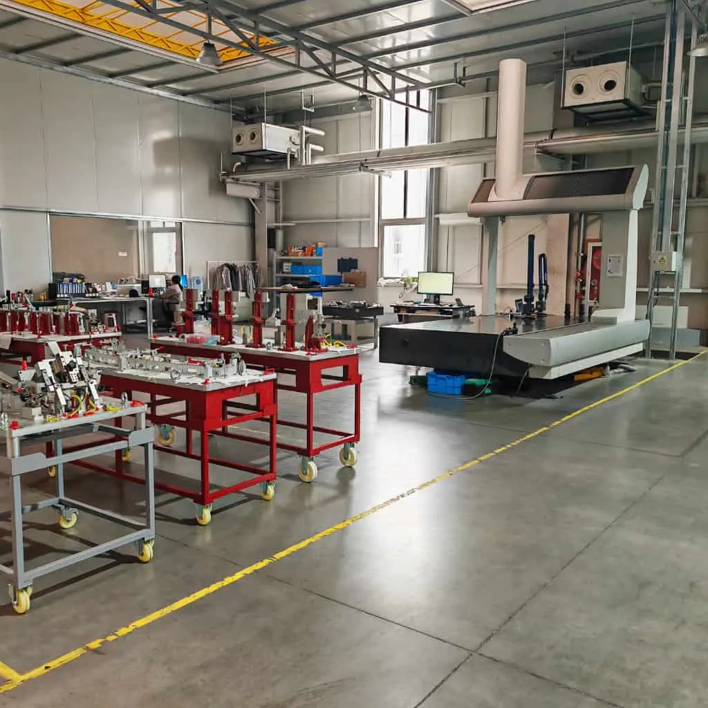 Interior de un taller mecánico